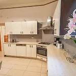 Appartement 2bdr Flat Behind Museum *