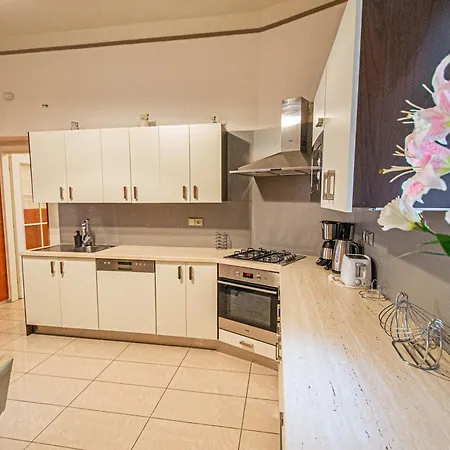 Appartamento 2bdr Flat Behind Museum *