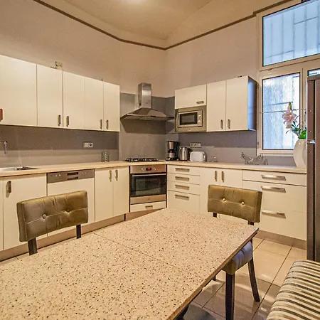 Апартаменты 2bdr Flat Behind Museum Прага