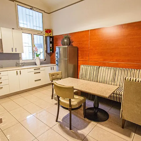 2bdr Flat Behind Museum 아파트 *